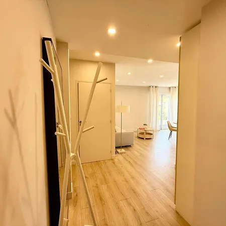 B058 Superbe 2 Garage Prive Apartamento